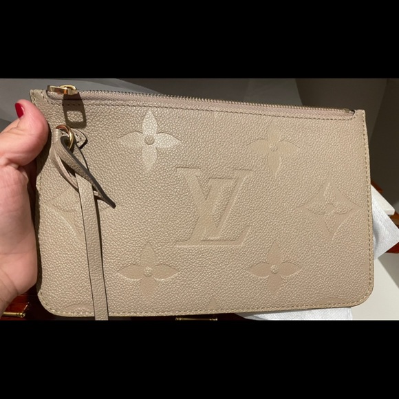 SOLD neverfull wristlet empreinte turtledove - Picture 6 of 11